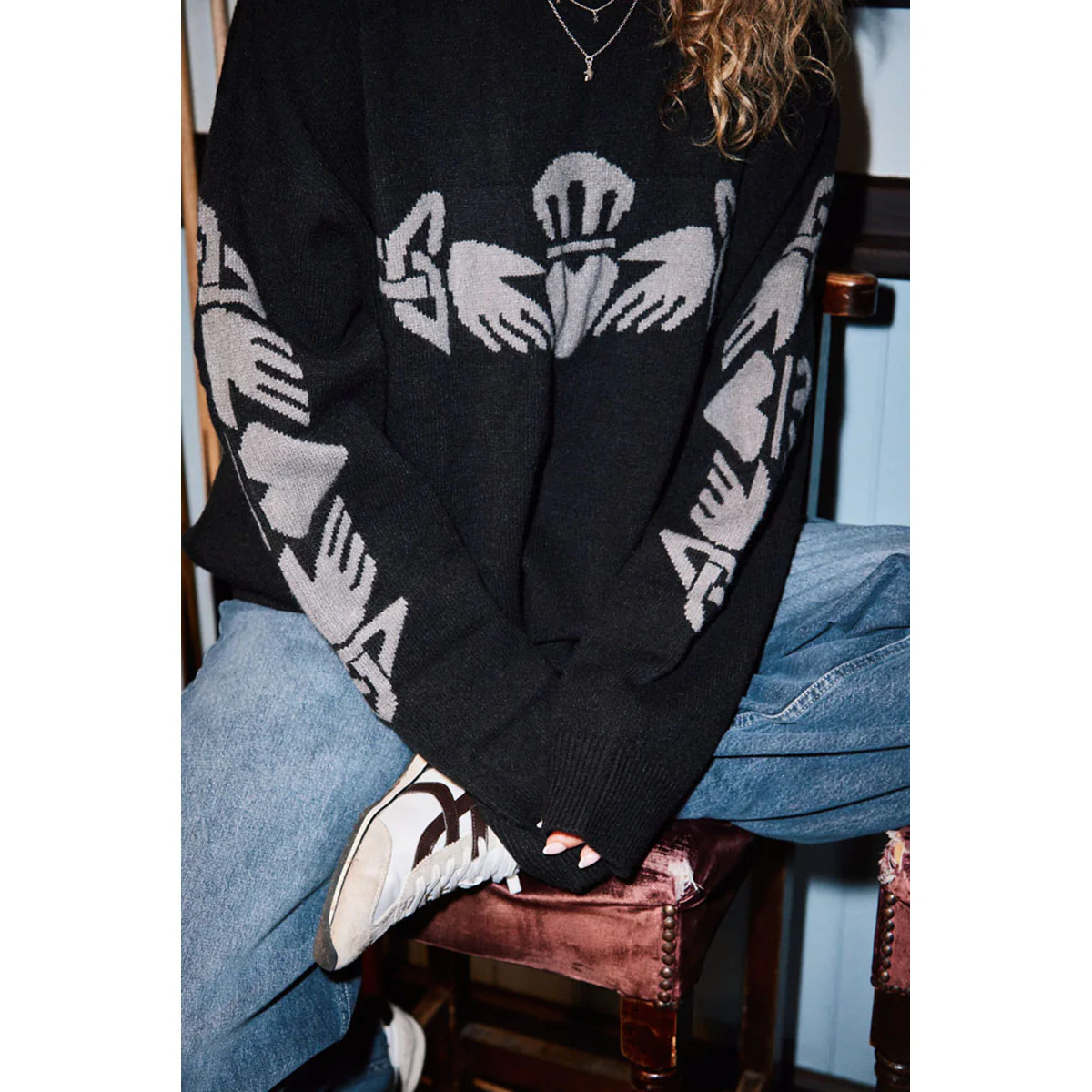 Claddagh Black and Grey Crew Neck Jumper - Image 4