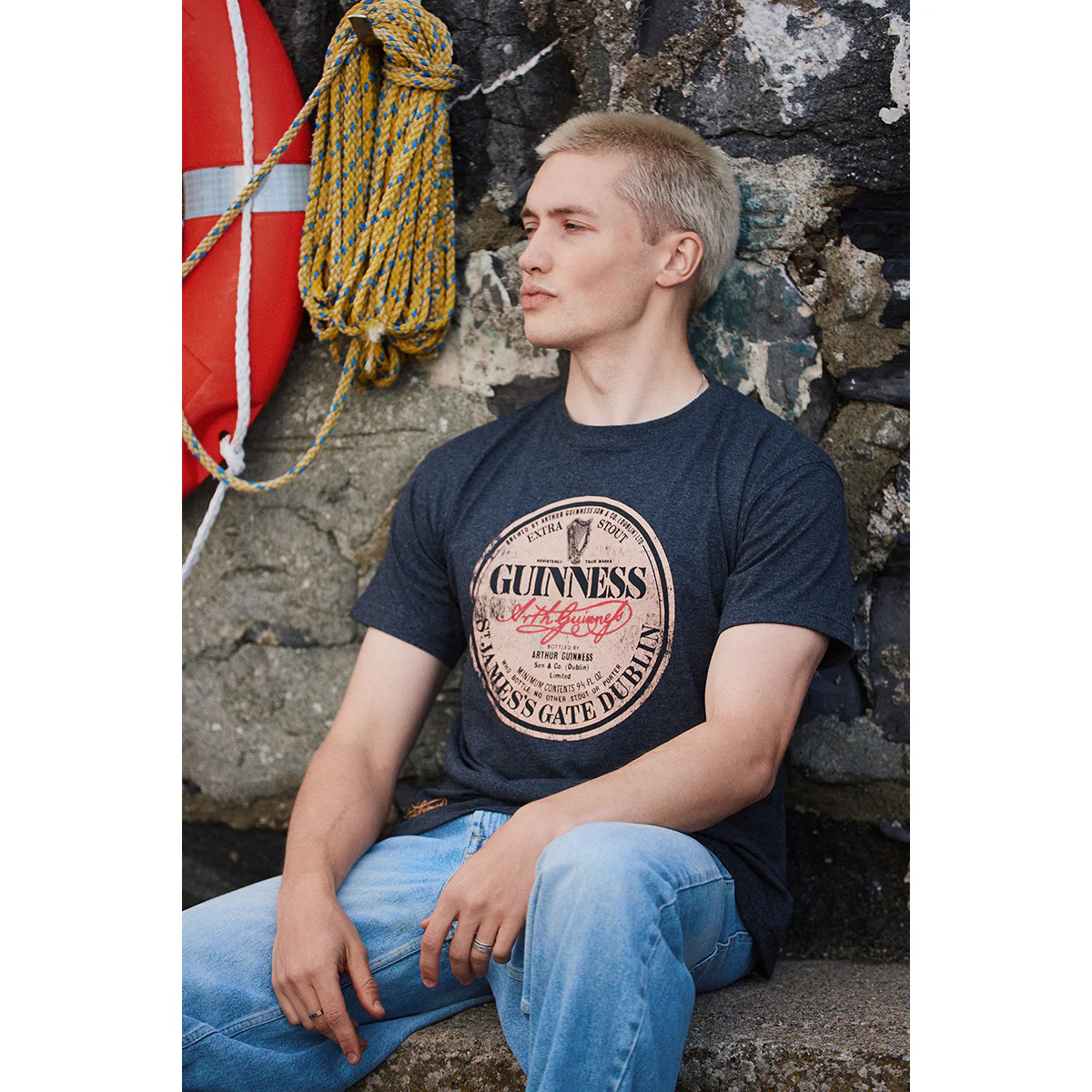 Guinness Men's Acid Wash Vintage Charcoal T-Shirt - Image 3
