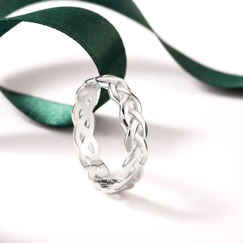 Hallmarked Sterling Silver Women's Celtic Knot Ring - Image 3