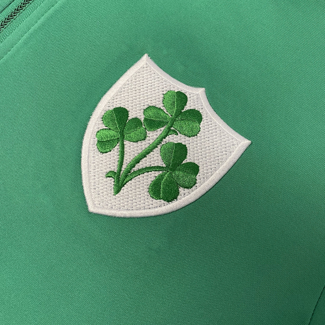 Lansdowne Men's Shamrock Crest 1/4 Zip Green Performance Top - Image 5