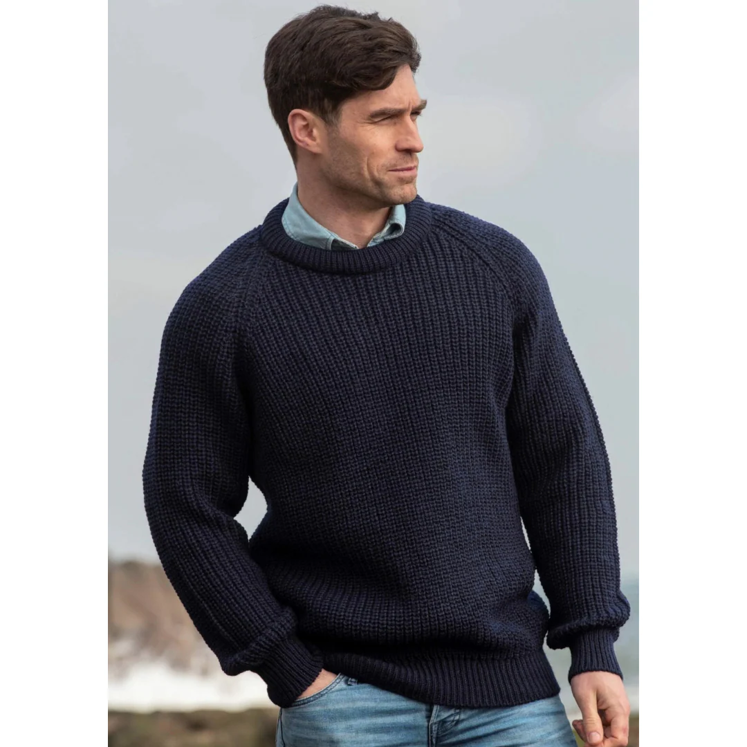 Men's Fisherman Ribbed Aran Navy Jumper - Image 2