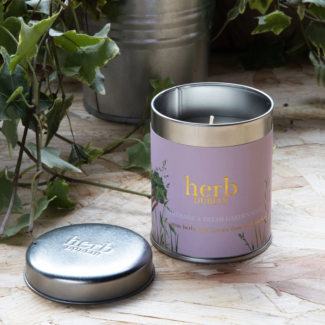 Rhubarb & Fresh Garden Mint Candle