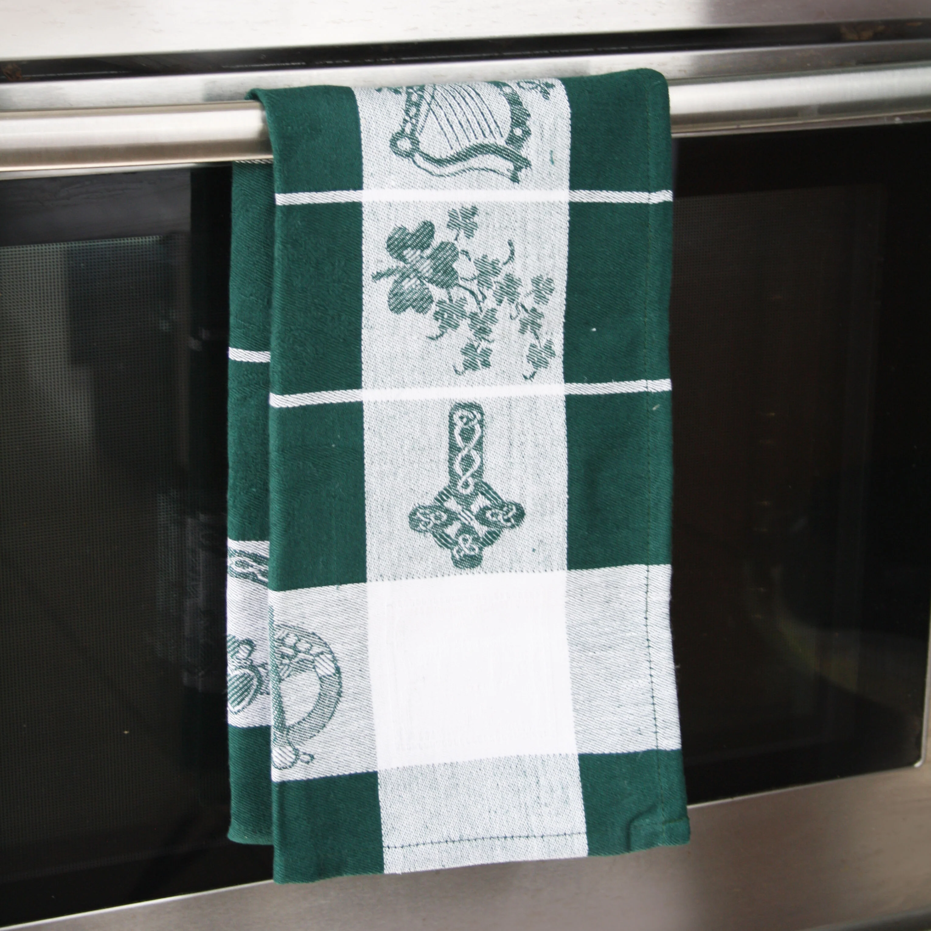 Treasures Of Ireland Embroidered Green Waffle Tea Towel (2 Pack) - Image 3