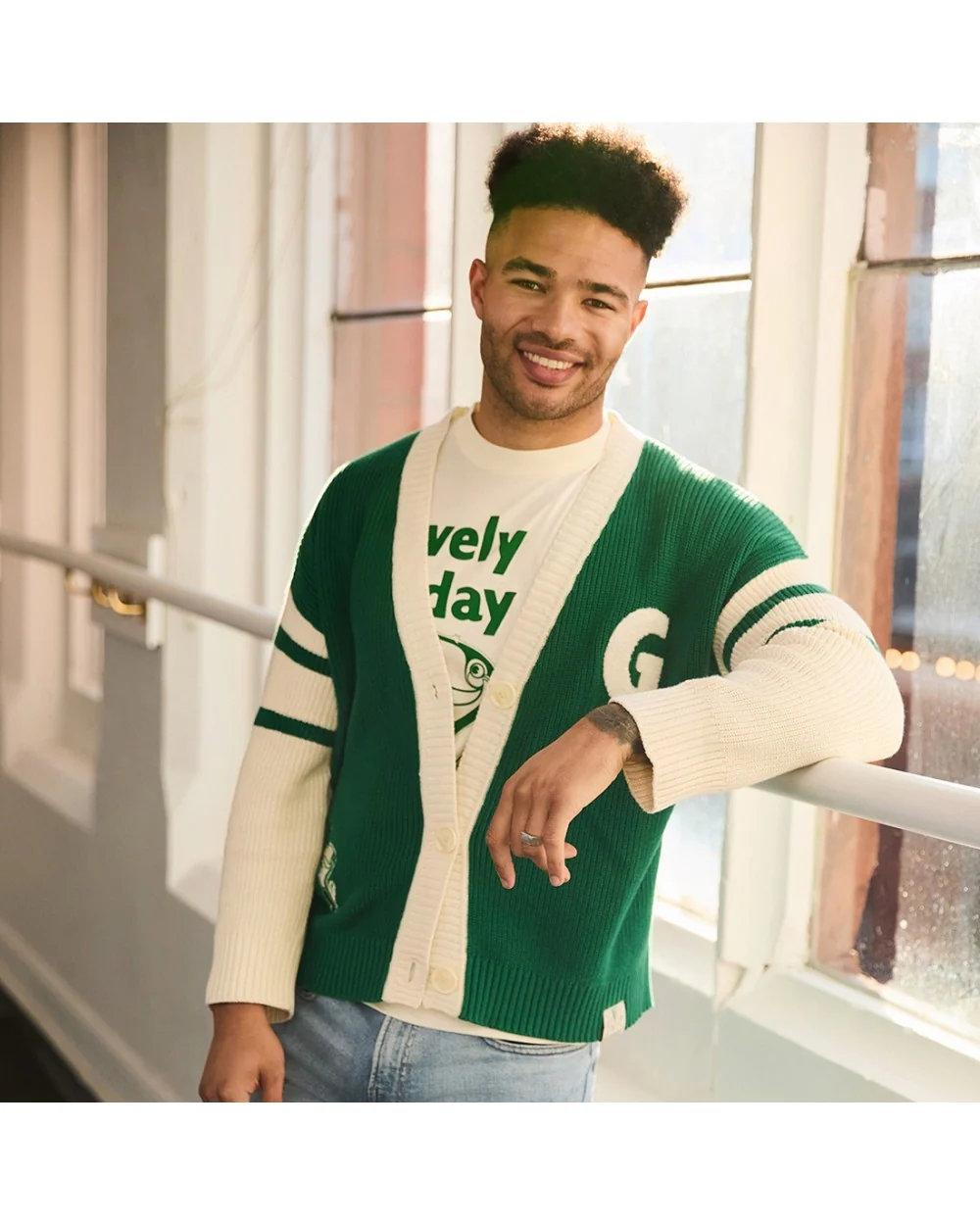 Unisex Guinness Knitted Green & Cream Cardigan - Image 3