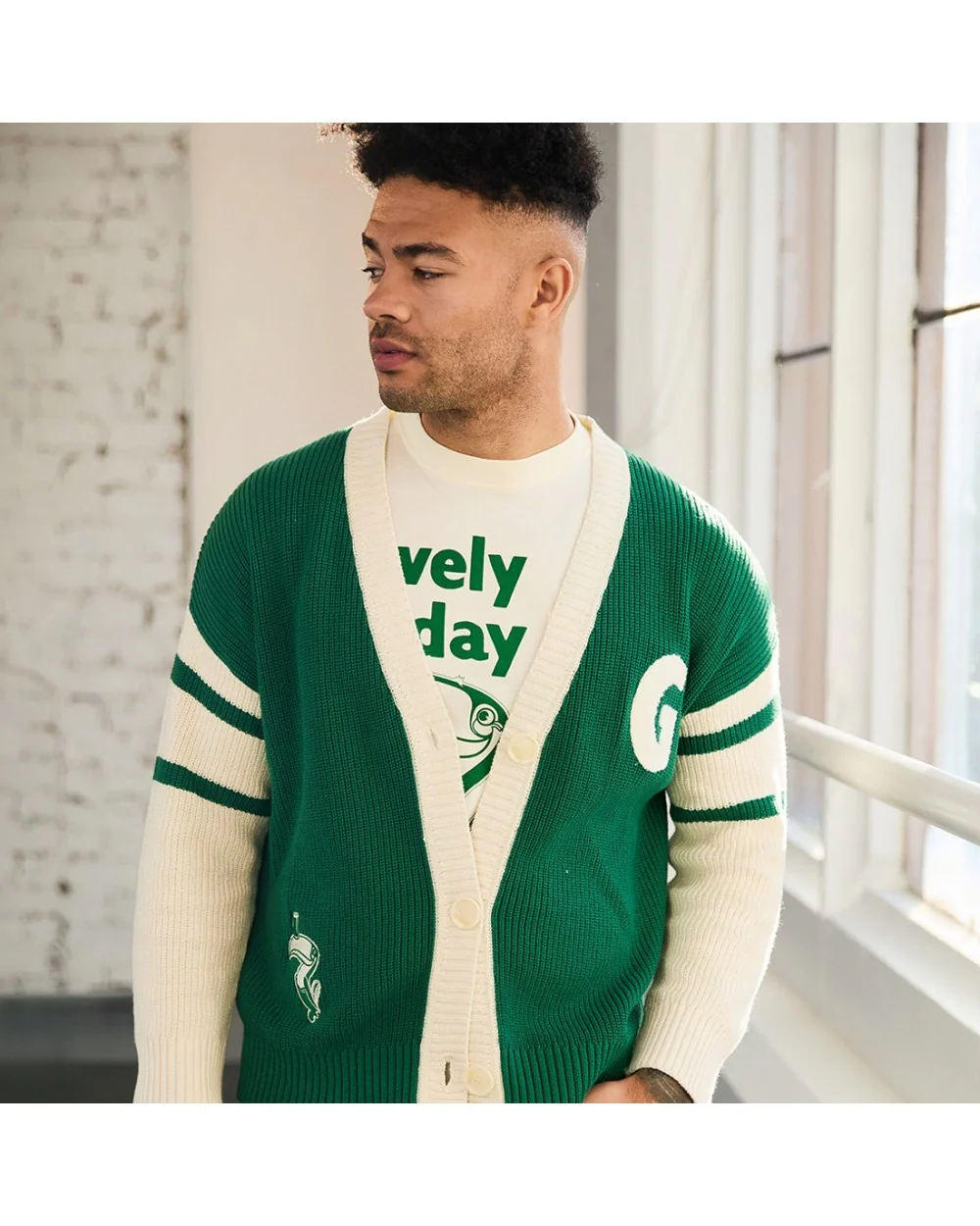 Unisex Guinness Knitted Green & Cream Cardigan - Image 9