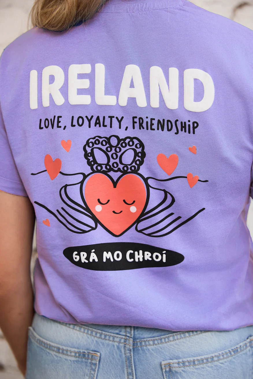 Women's Gra Mo Chroi Lilac T-Shirt - Image 6