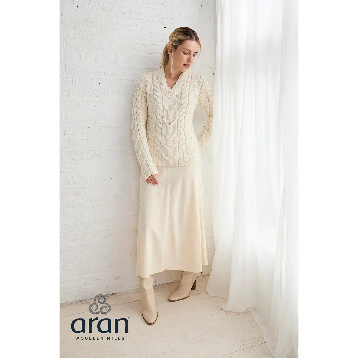 Women's Tralee V-Neck Super Soft Merino Cream Sweater - Image 3
